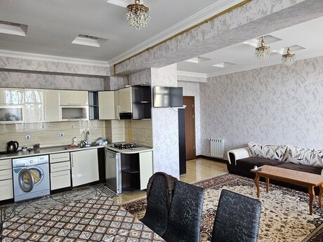 4 otaqlı yeni tikili - Şah İsmayıl Xətai m. - 160 m²