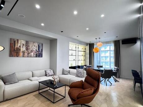 3 otaqlı yeni tikili - 8 Noyabr m. - 149 m²
