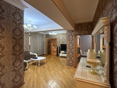 4 otaqlı köhnə tikili - Bayıl q. - 123 m²