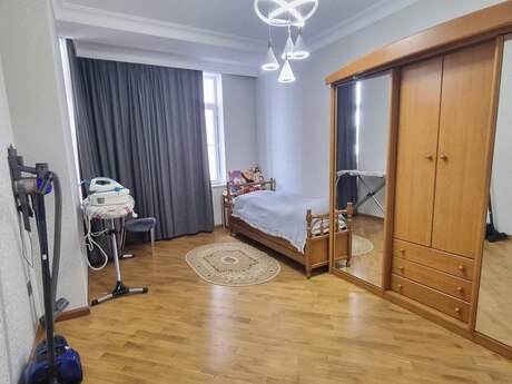 3 otaqlı yeni tikili - 28 May m. - 156 m²