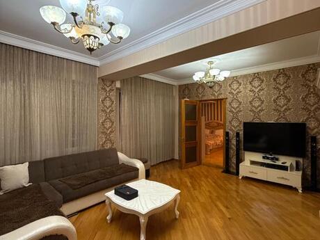 4 otaqlı köhnə tikili - Bayıl q. - 123 m²