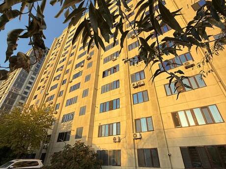 4 otaqlı köhnə tikili - Bayıl q. - 123 m²