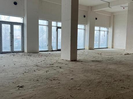 Obyekt - Ağ şəhər q. - 300 m²