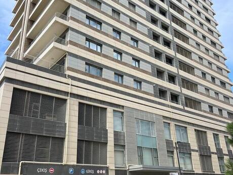Obyekt - Ağ şəhər q. - 300 m²