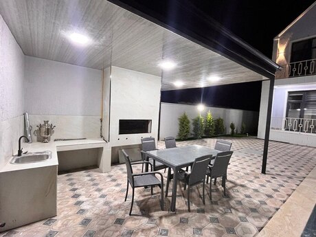 5 otaqlı həyət evi/bağ evi - Buzovna q. - 250 m²