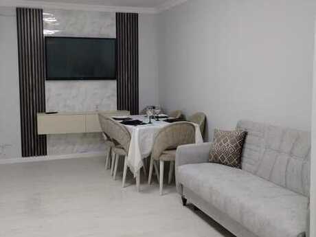 Объявление №5567302 - Баку, м. Элмляр Академиясы, 2-комн., 60 м², 1/5 этаж