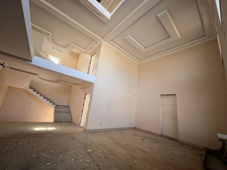 20 otaqlı həyət evi/bağ evi - Novxanı q. - 1000 m²
