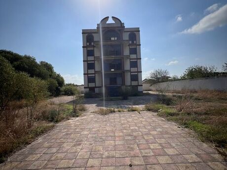 20 otaqlı həyət evi/bağ evi - Novxanı q. - 1000 m²
