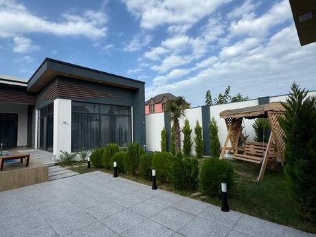 4 otaqlı həyət evi/bağ evi - Şüvəlan q. - 200 m²