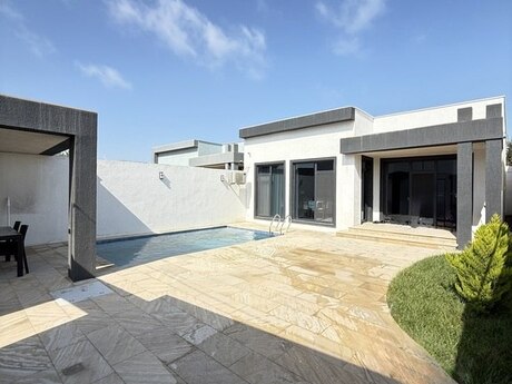 4 otaqlı həyət evi/bağ evi - Şüvəlan q. - 130 m²