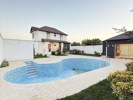 6 otaqlı həyət evi/bağ evi - Mərdəkan q. - 300 m²