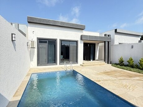4 otaqlı həyət evi/bağ evi - Şüvəlan q. - 130 m²
