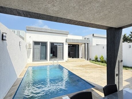 4 otaqlı həyət evi/bağ evi - Şüvəlan q. - 130 m²