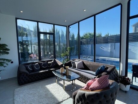 4 otaqlı həyət evi/bağ evi - Buzovna q. - 350 m²
