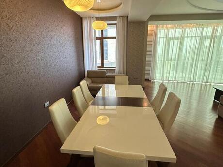 4 otaqlı yeni tikili - 28 May m. - 215 m²