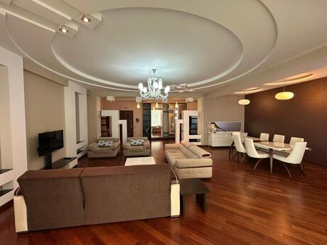 4 otaqlı yeni tikili - 28 May m. - 215 m²