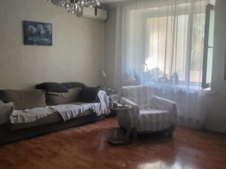 3 otaqlı köhnə tikili - 20 Yanvar m. - 80 m²