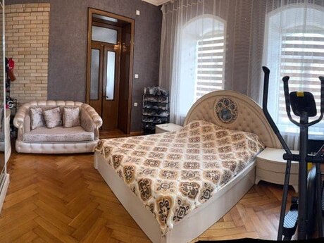3 otaqlı köhnə tikili - 28 May m. - 80 m²