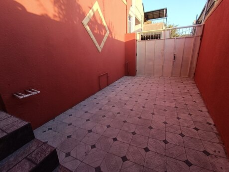 6 otaqlı həyət evi/bağ evi - Xırdalan - 130 m²