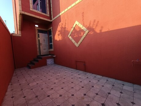 6 otaqlı həyət evi/bağ evi - Xırdalan - 130 m²