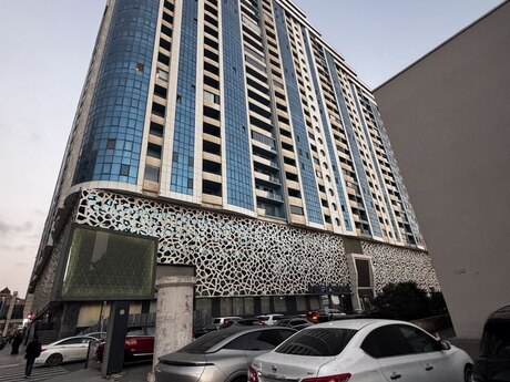 4 otaqlı yeni tikili - Şah İsmayıl Xətai m. - 270 m²