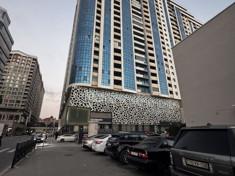 4 otaqlı yeni tikili - Şah İsmayıl Xətai m. - 270 m²