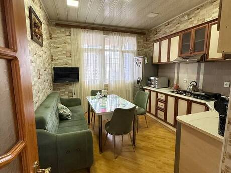 4 otaqlı yeni tikili - İnşaatçılar m. - 130 m²