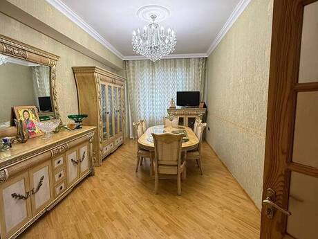 4 otaqlı yeni tikili - İnşaatçılar m. - 130 m²