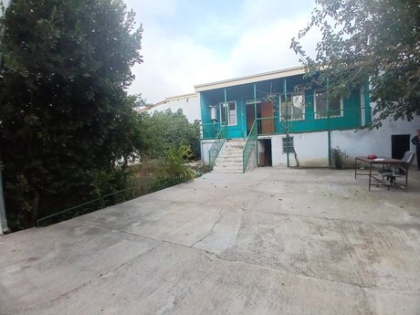 3 otaqlı həyət evi/bağ evi - Əmircan q. - 150 m²