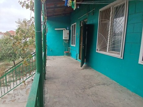 3 otaqlı həyət evi/bağ evi - Əmircan q. - 150 m²