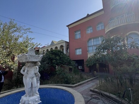 8 otaqlı həyət evi/bağ evi - Qara Qarayev m. - 450 m²