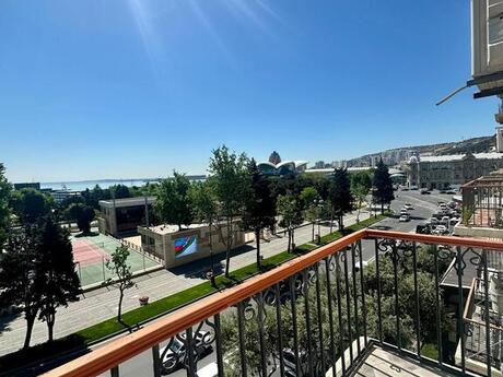 Elan №5574811 - Bakı, İçəri Şəhər m., 2 otaqlı, 105 m², 5/18 mərtəbə