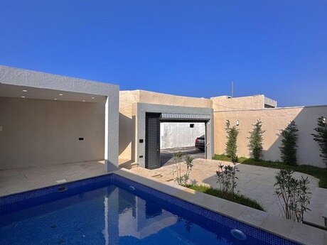 4 otaqlı həyət evi/bağ evi - Mərdəkan q. - 130 m²