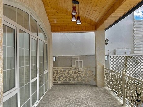 5 otaqlı həyət evi/bağ evi - Mərdəkan q. - 200 m²