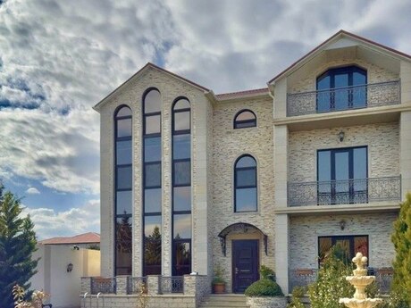 5 otaqlı həyət evi/bağ evi - Şüvəlan q. - 360 m²