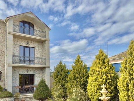 5 otaqlı həyət evi/bağ evi - Şüvəlan q. - 360 m²