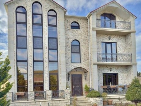 5 otaqlı həyət evi/bağ evi - Şüvəlan q. - 360 m²