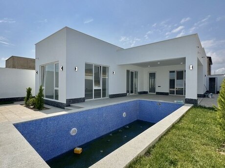 4 otaqlı həyət evi/bağ evi - Şüvəlan q. - 150 m²