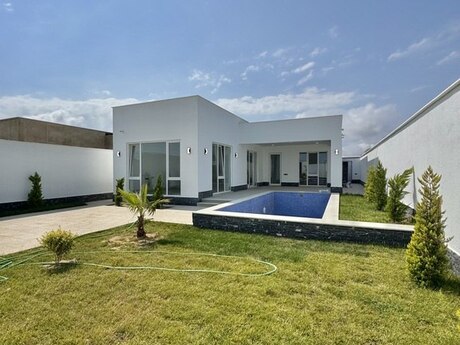 4 otaqlı həyət evi/bağ evi - Şüvəlan q. - 150 m²
