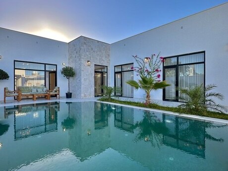 4 otaqlı həyət evi/bağ evi - Mərdəkan q. - 160 m²