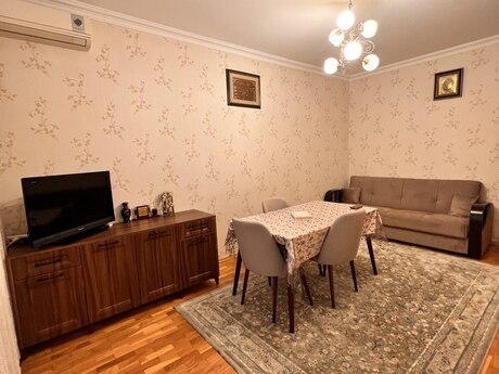 2 otaqlı köhnə tikili - Azadlıq Prospekti m. - 50 m²