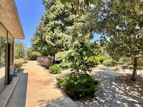 7 otaqlı həyət evi/bağ evi - Mərdəkan q. - 750 m²