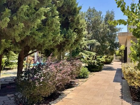 7 otaqlı həyət evi/bağ evi - Mərdəkan q. - 750 m²