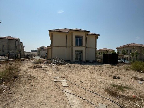 8 otaqlı həyət evi/bağ evi - Sea Breeze q. - 300 m²
