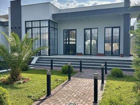 4 otaqlı həyət evi/bağ evi - Mərdəkan q. - 200 m²