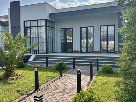 4 otaqlı həyət evi/bağ evi - Mərdəkan q. - 200 m²