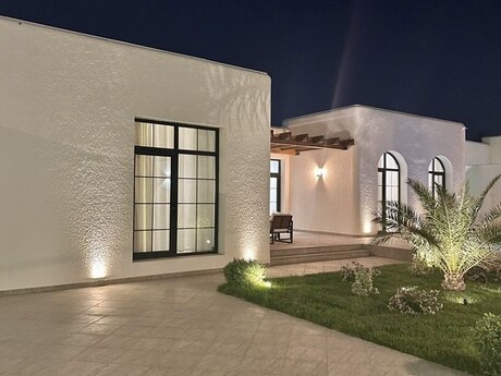 4 otaqlı həyət evi/bağ evi - Mərdəkan q. - 180 m²