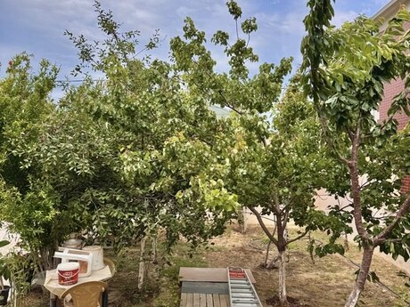 6 otaqlı həyət evi/bağ evi - Mərdəkan q. - 450 m²