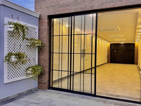 6 otaqlı həyət evi/bağ evi - Şüvəlan q. - 420 m²