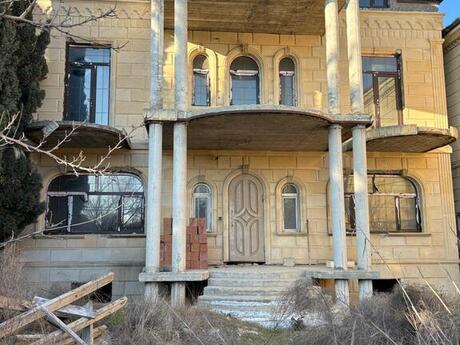 6 otaqlı həyət evi/bağ evi - Qaraçuxur q. - 425 m²